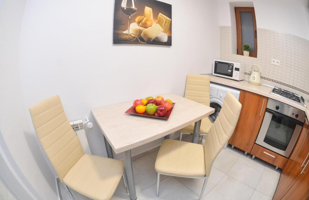 Spacious And Modern Apartment Close To Old City Bukarest Exterior foto